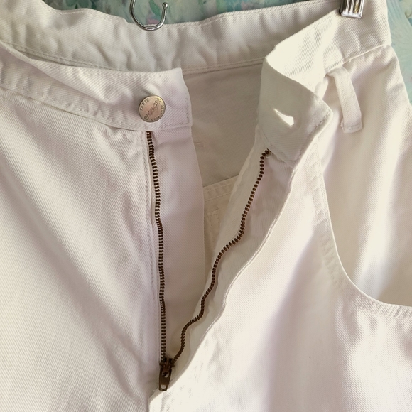 Vintage High-waisted White Denim Shorts - Picture 8 of 11